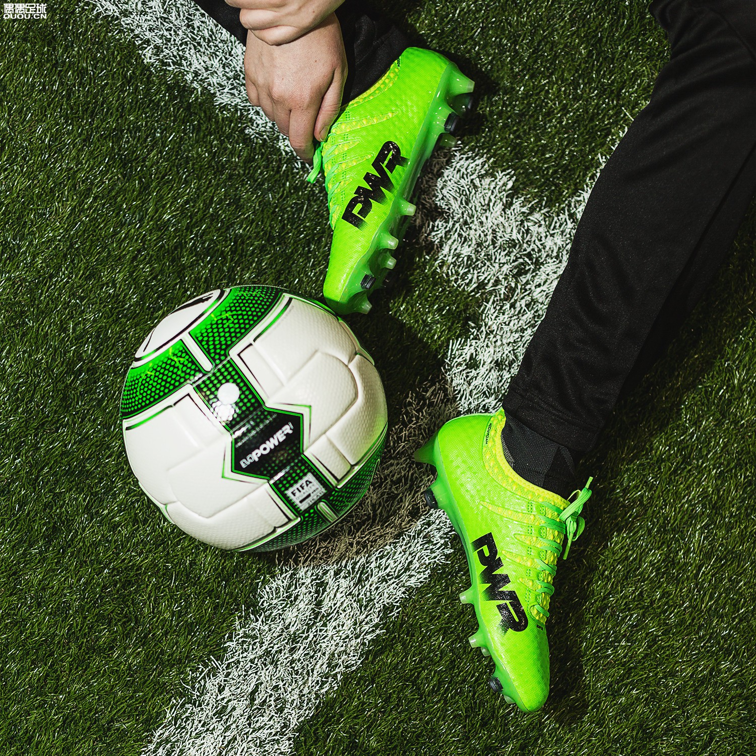 puma彪马新款白色,puma发布futureinhale限量足球鞋