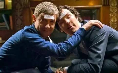 夏洛克和福尔摩斯是不是同一个人,神探夏洛克第三季卷福视频