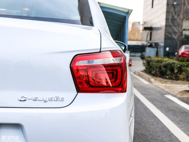 爱丽舍新款和老款对比,10款爱丽舍对比全新爱丽舍