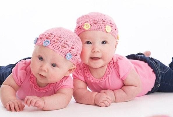 产科刚出生的双胞胎,产科出来双胞胎