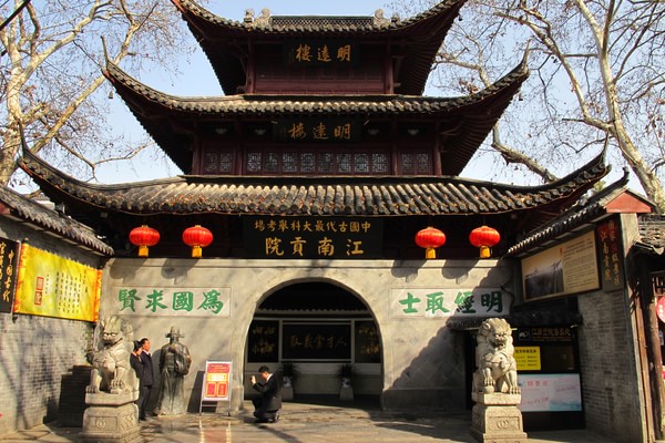 康熙跟韦小宝真实存在的吗,康熙有韦小宝这个人物吗