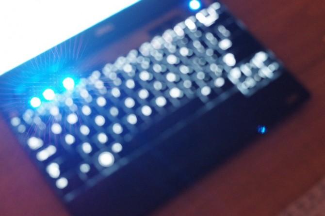 笔记本普通键盘换背光键盘,老款笔记本背光键盘