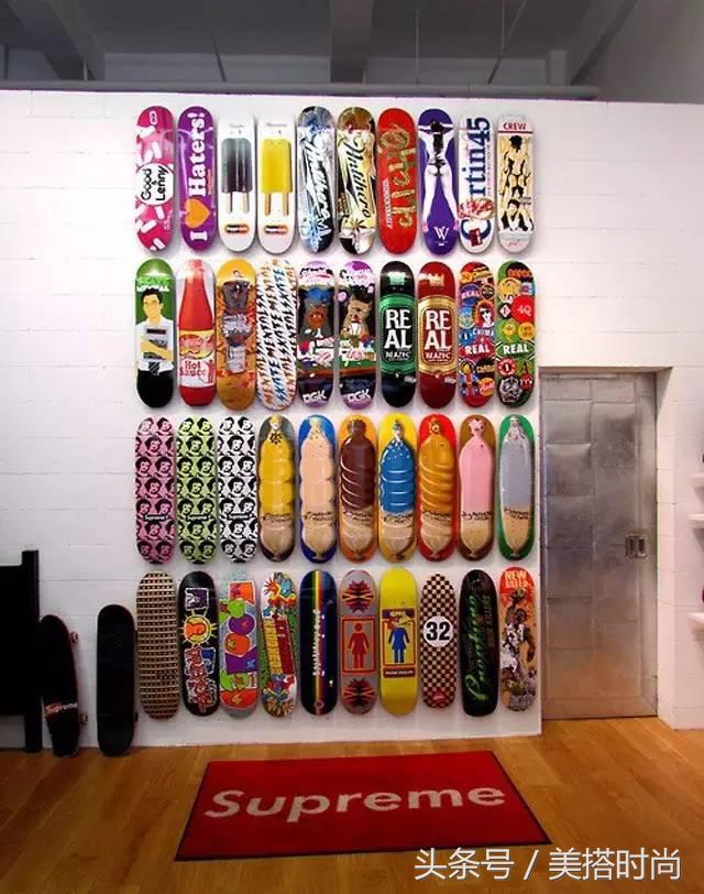 supreme每件衣服上都有镭射标嘛,supreme衣服值多少钱