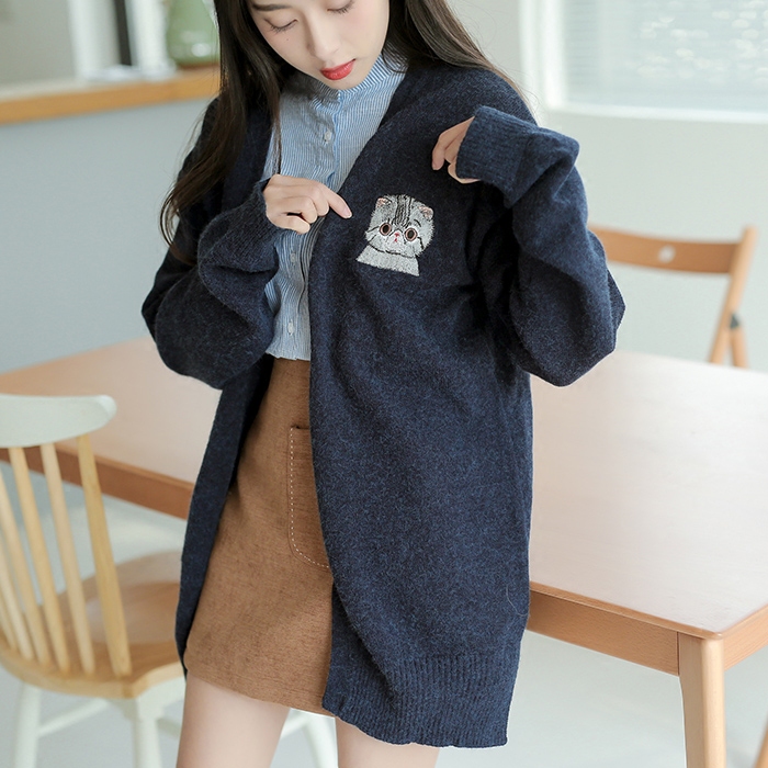 白色针织开衫搭配什么羽绒服好看,羽绒服内搭针织衫