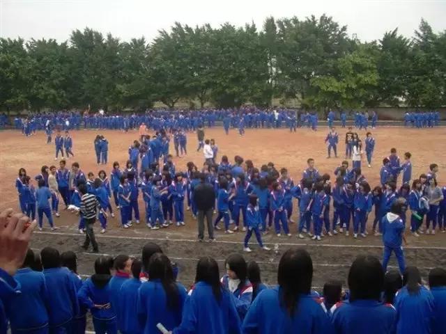 致所有在石滩读过书的同学,回去再看母校一眼吧!