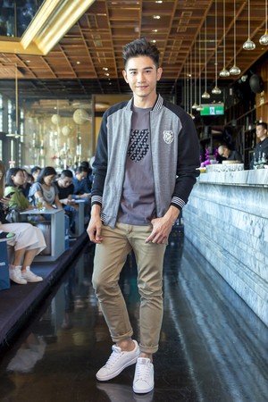 刘德华坠马回港,刘德华坠马回港全程