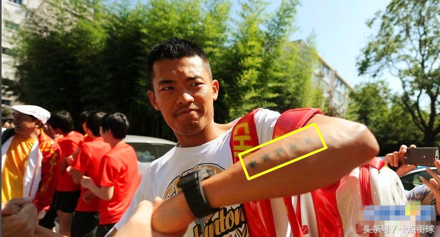林丹6处纹身有什么含义,林丹纹身五颗星是什么意思