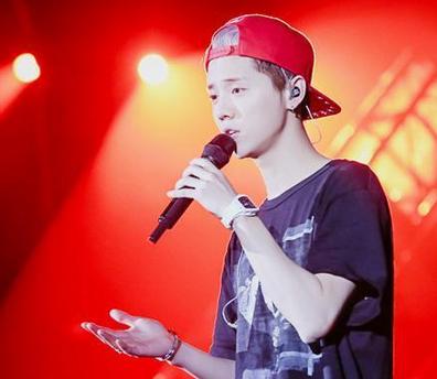 鹿晗现在的女朋友是关晓彤吗,鹿晗现在的女朋友是谁