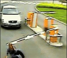 搞搞你就笑：帅哥，都说了稍微短一点