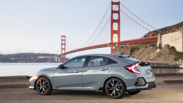 2016款和2019款思域外观对比图,2020款思域两厢新锐控碰撞测试