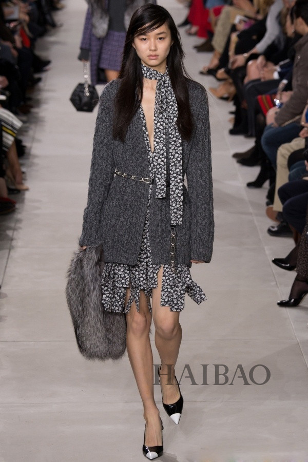 杨幂带货女王街拍,杨幂时尚街拍视频