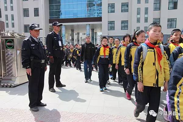 教育我们与孩子共同成长,教育路上我们一起努力