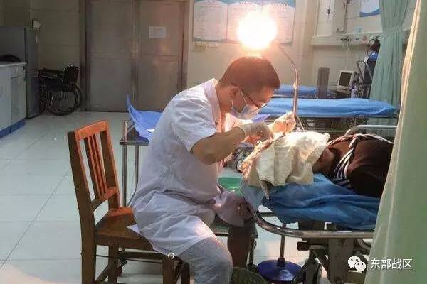 偷偷从战友朋友圈下了几张生活照，有点小感动！