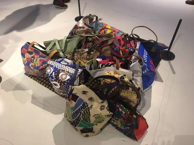 别只知道买驴牌，“哭泣”牌包了，武汉妹子们想不吃土就能变时髦的秘诀是……（内含福利）