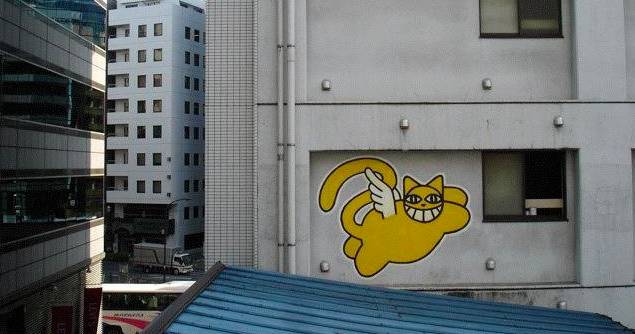 有一个街头艺术家把一只猫涂遍了巴黎，后来它遍布了全世界