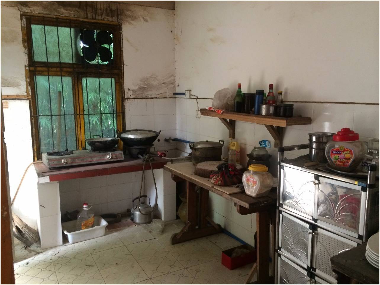 4个月9000元，三个90后把城里的破败院落，徒手改造成家理想的模样