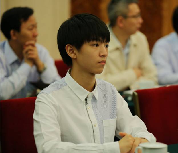 吴磊刘昊然tfboys同台,刘昊然tfboys四大鲜肉同台