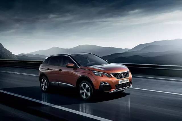 老司机教你三招学会倒车神技,新手学会一招汽车右拐弯永不剐蹭