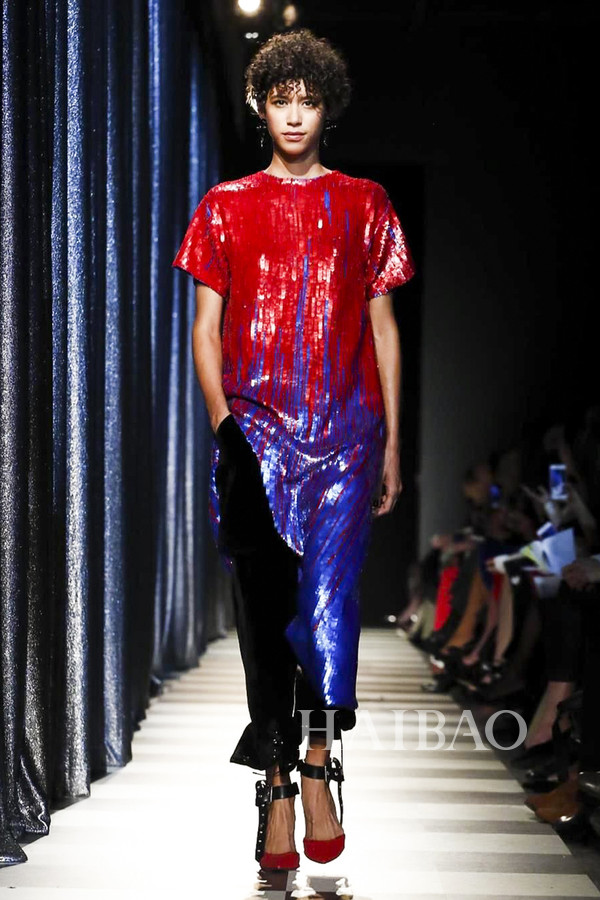 浪漫与柔媚的无限延伸！Monse2017秋冬女装秀，海报网带你亲临2017秋冬纽约时装周