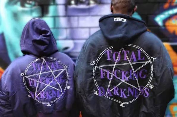 球鞋阿斯顿马丁,球鞋艾弗森库里