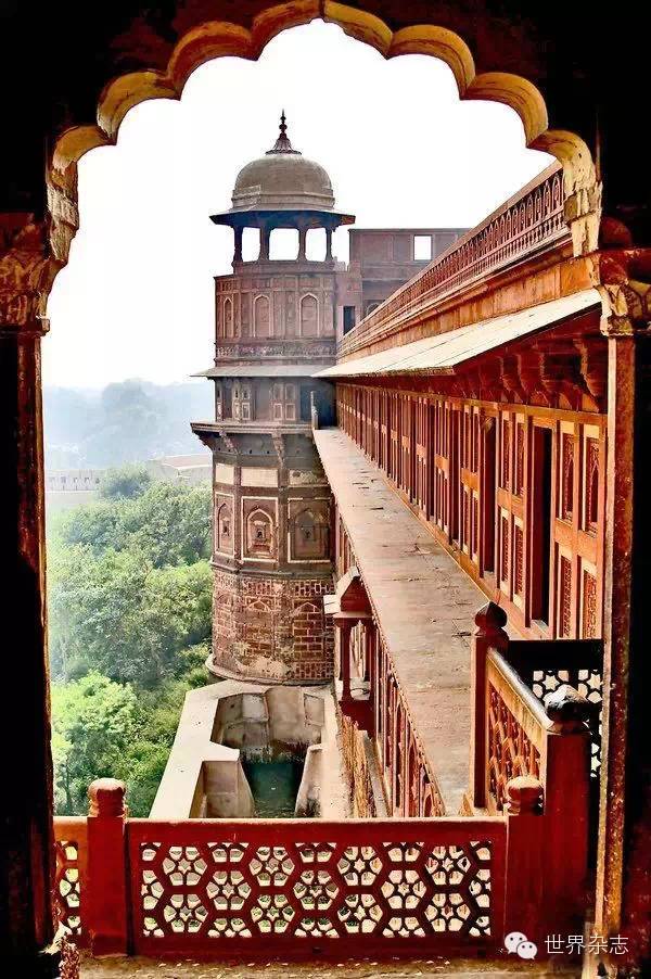 这个免签邻国最近因为一部电影又火了,简直美到逆天!