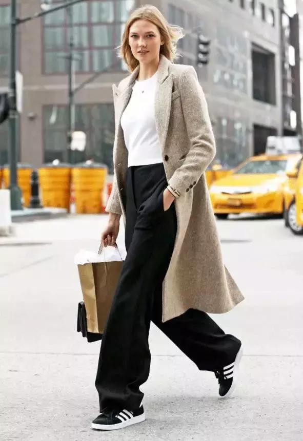 杨幂同款小白鞋阿迪达斯,杨幂小布鞋