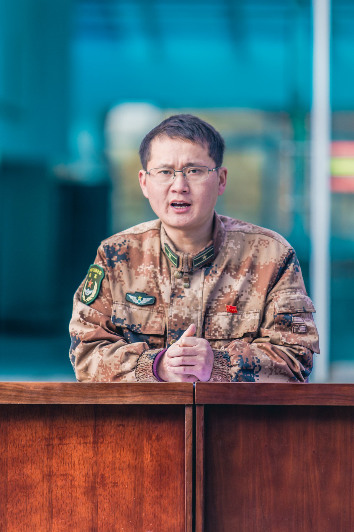 阿里边防军人感人完整视频,边防战士的感人事迹简短80字