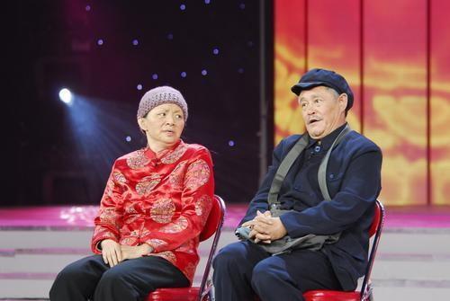 别人争抢上央视春晚，他却屡屡推辞，婉拒背后竟是一份浓浓的爱