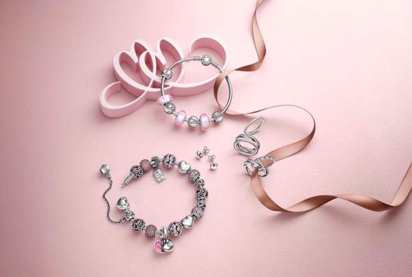 掉进盒子里的东西,掉进海绵宝宝的洞里