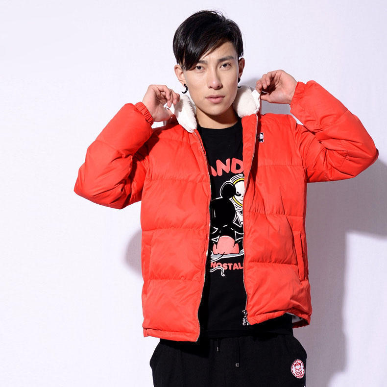 羽绒服选保暖的还是好看的,羽绒服选白的还是选黑