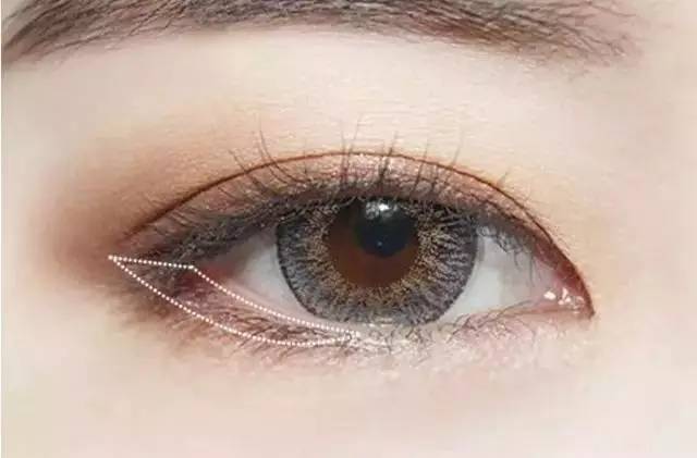 手把手教你画眼妆,一个教程教会你画眼妆