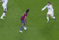 足球骚操作花式颠球,伊布十大变态进球