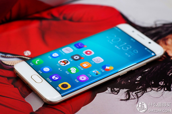 vivoxplay6内外屏是一体的吗,vivoxplay6曲面屏参数