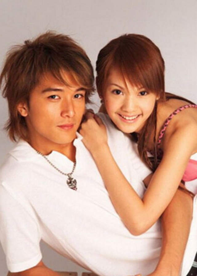 唐嫣黄宗泽七年后重逢去机场,唐嫣黄宗泽恋爱瞬间