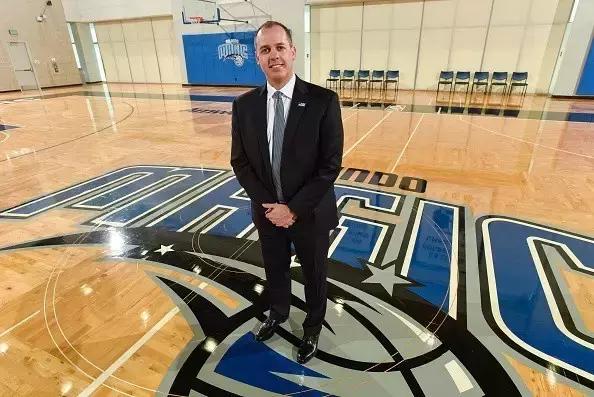 主教练弗兰克沃格尔简介,步行者主教练弗兰克沃格尔