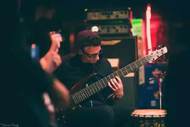 成都地下民谣小酒馆,除了赵雷以外的民谣歌手