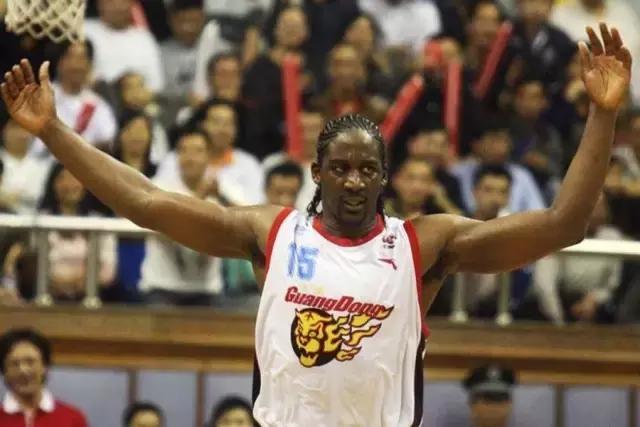 cba外援积臣,广东外援积臣cba退役视频