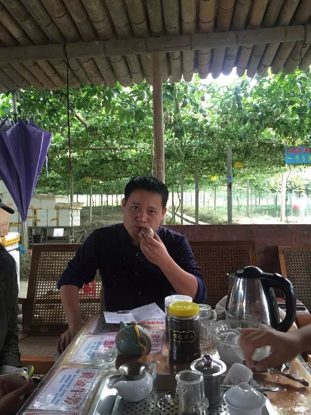 八千里路云和月的上一句,八千里路云和月一骑绝尘上珠峰