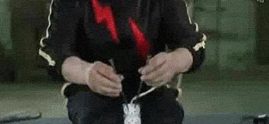 枪支后坐力搞笑视频,枪后坐力搞笑