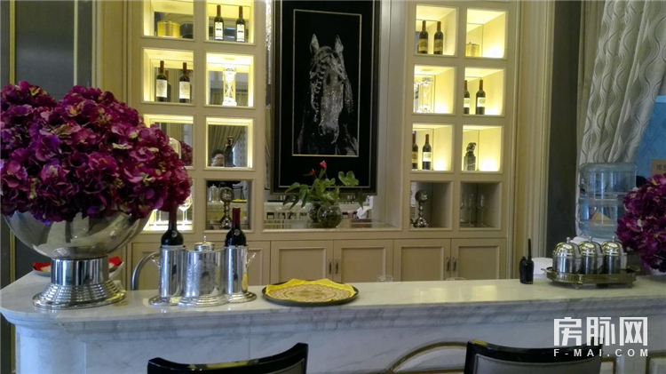 左边万科城,右边智慧城,合能公馆在长安一点也不偏!