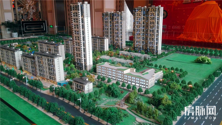 左边万科城,右边智慧城,合能公馆在长安一点也不偏!