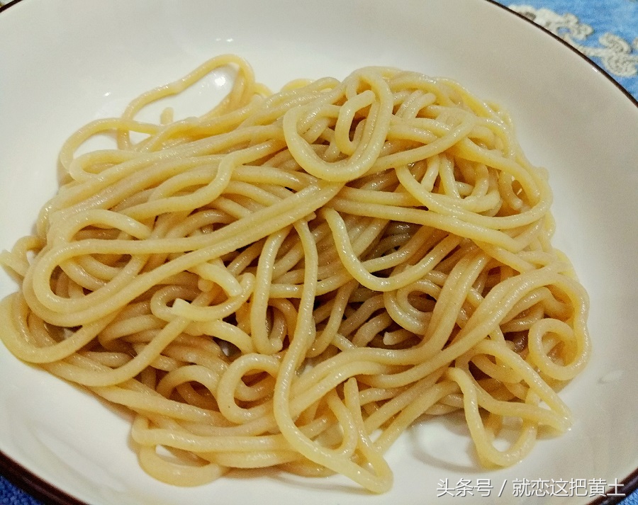 在家做饸饹面老是断怎么回事,荞麦面饸饹的正宗做法最佳比例