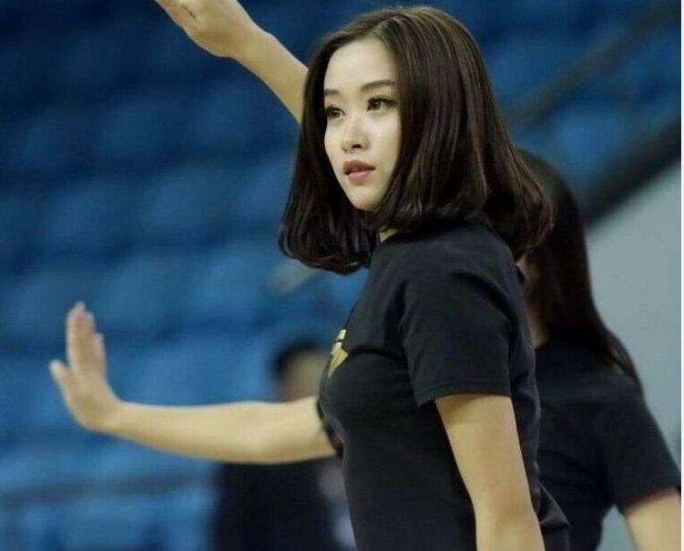 福利：论外表，我觉得CBA拉拉队完爆NBA拉拉队，元芳你怎看