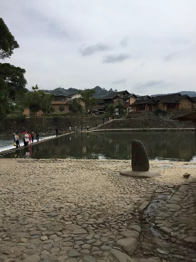 八千里路云和月的上一句,八千里路云和月一骑绝尘上珠峰