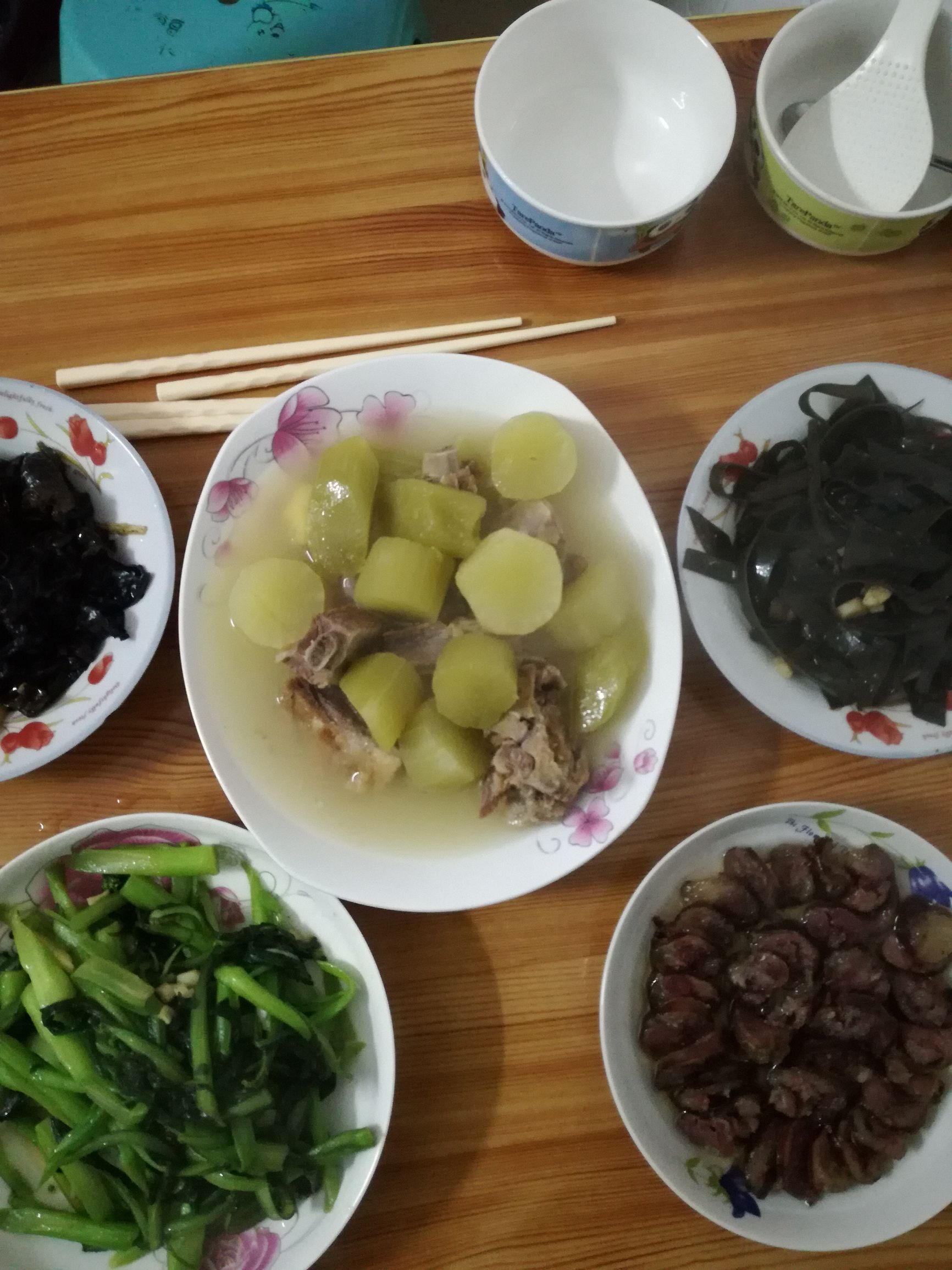 香肠吃了有什么作用吗,香肠到底能不能多吃