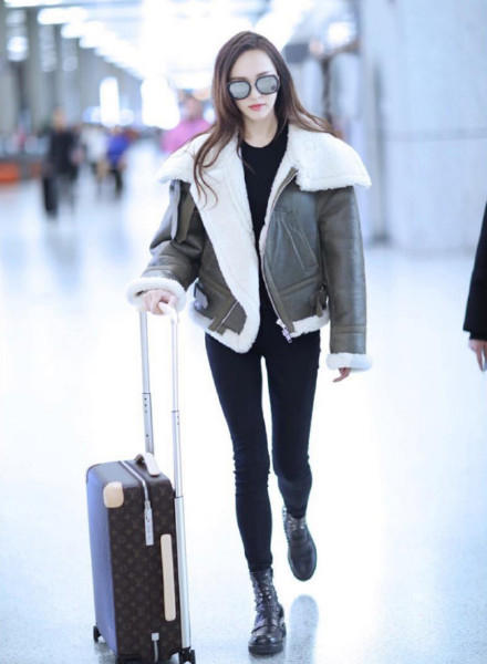 适合小个子的lv是哪款,lv斜跨包唐嫣同款