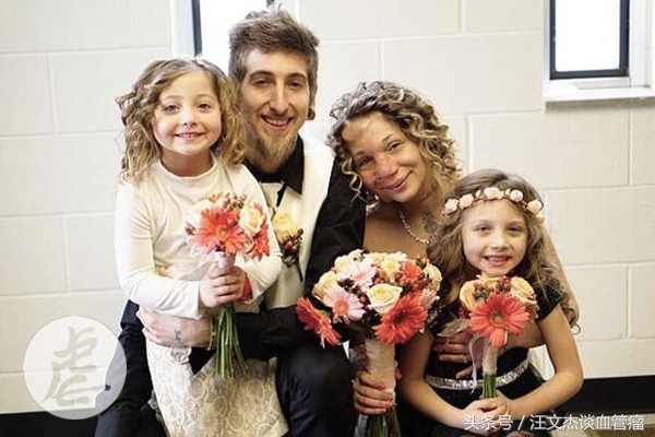 “虐狗霸屏”模式全面开启，但我更想借奇葩大会蔡聪的话祝福你！