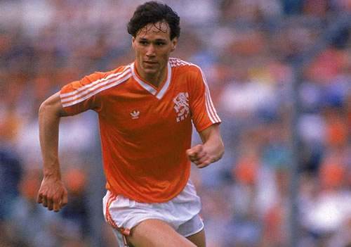 绿茵场上最伟大的五个球衣号码,聊聊足球赛事