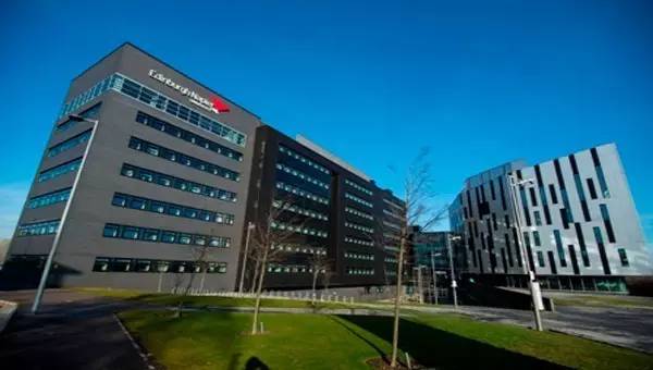 爱丁堡龙比亚大学，一所以人名命名的学府