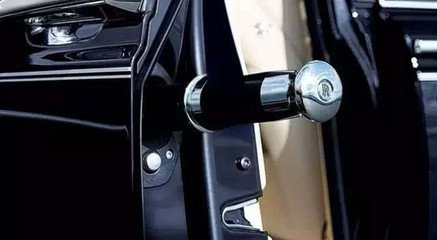 劳斯莱斯雨伞分别在什么位置,劳斯莱斯雨伞一把10万